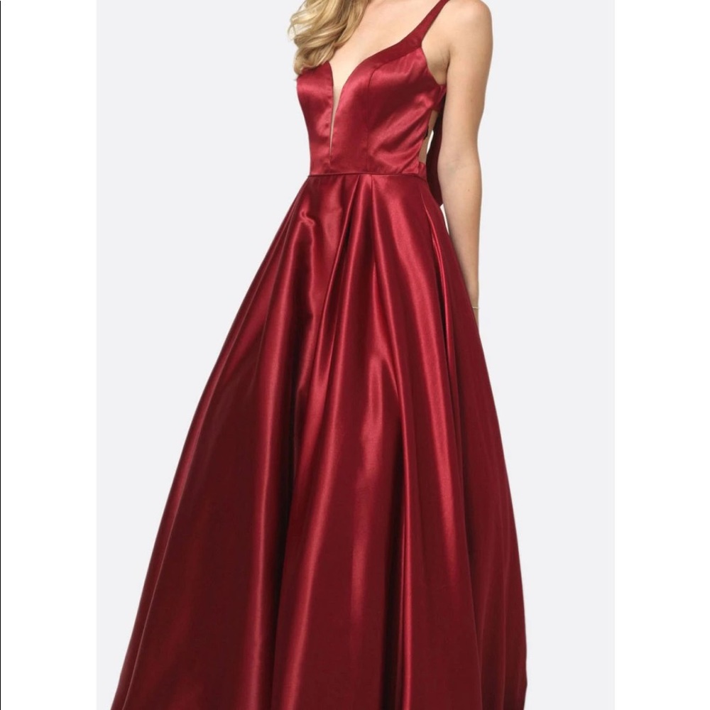 Juliet Prom Dress, Style 691, Size small (~ size US 4/6), Burgundy